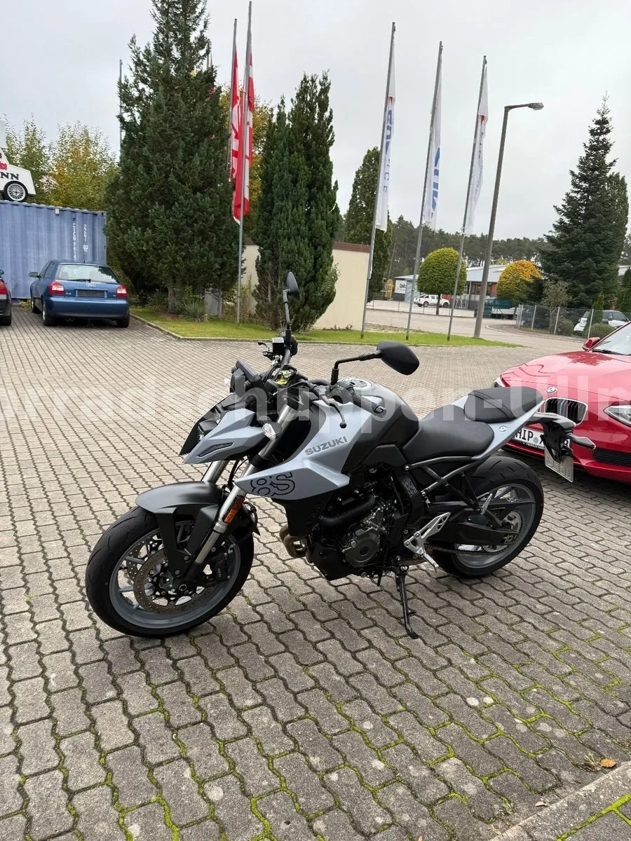 Suzuki GSX-8S