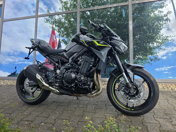 Kawasaki Z900 RR-Edition