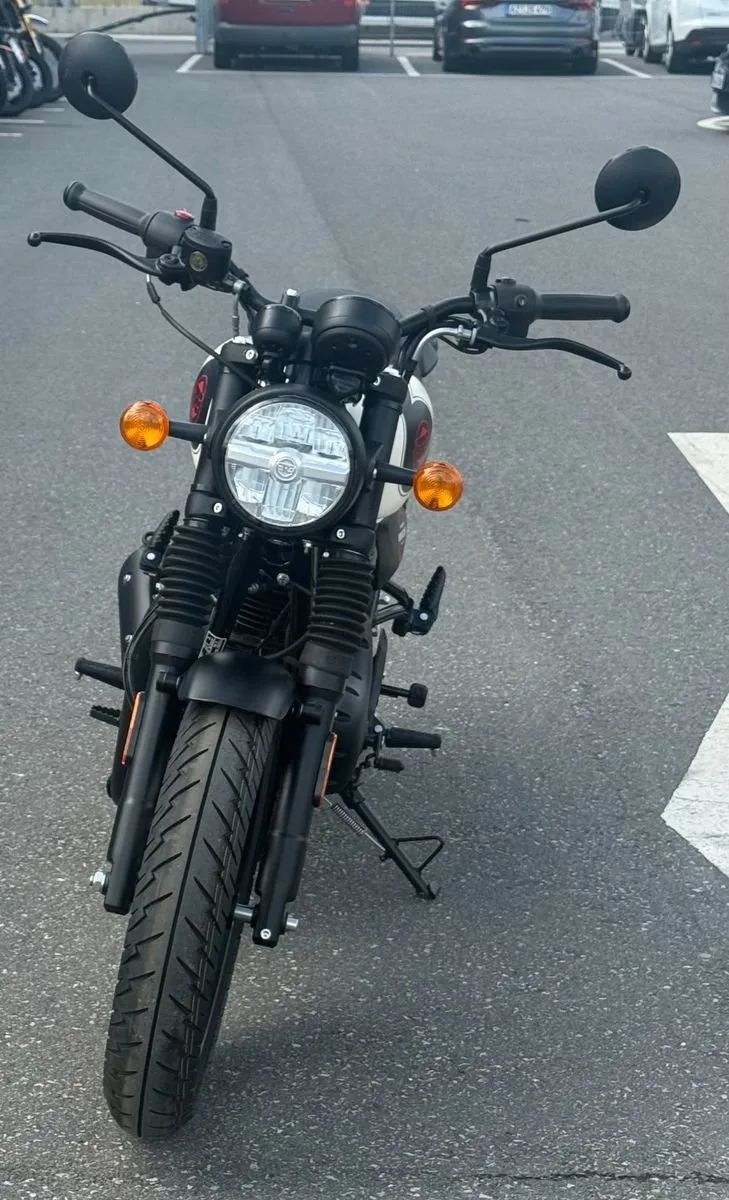 Royal Enfield HNTR 350