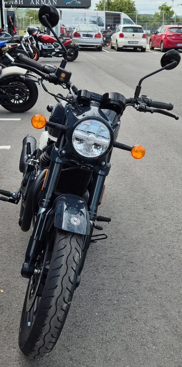 Royal Enfield Shotgun 650