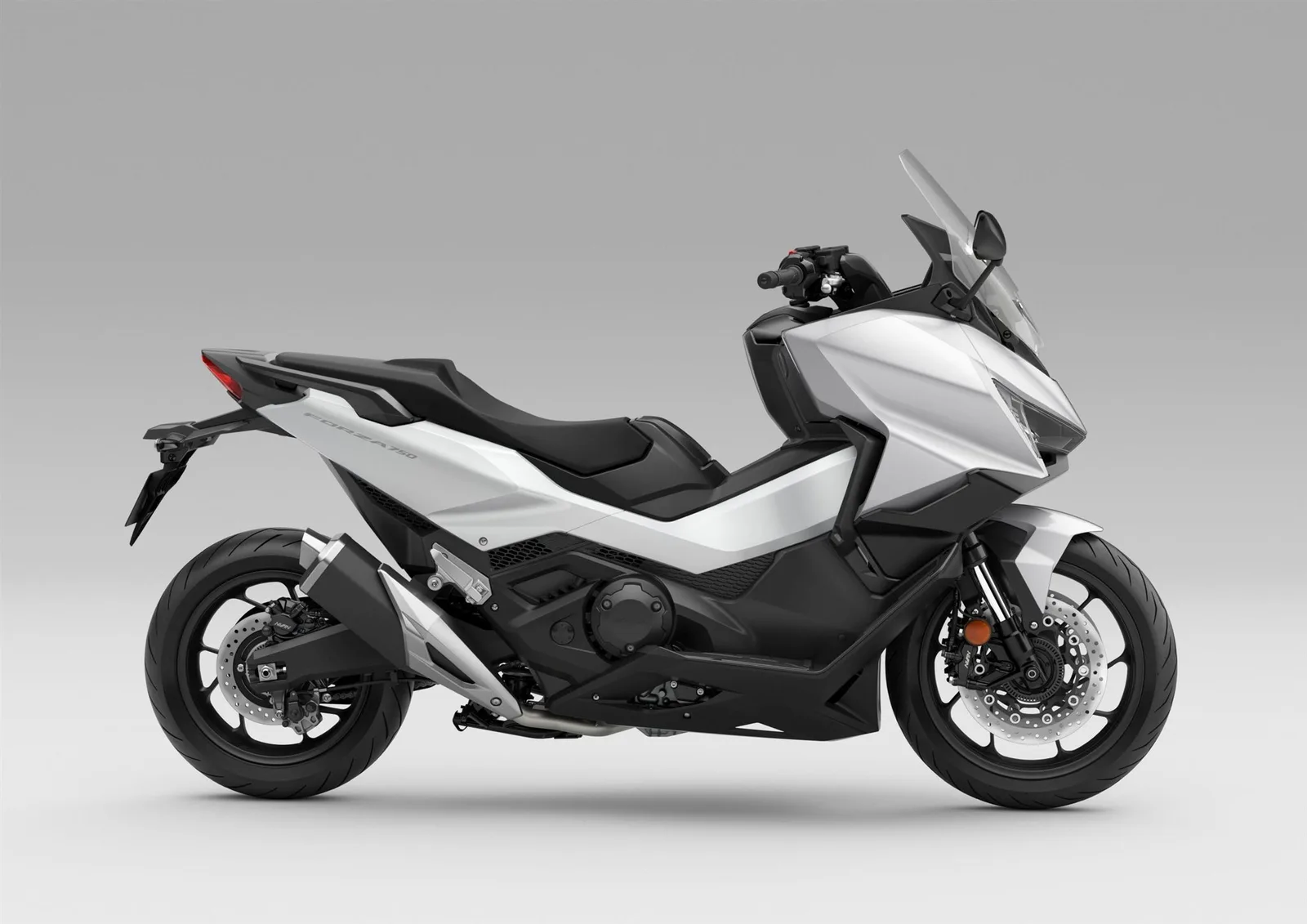 Honda Forza 750 Schwarz sofort verfügbar, 6 J. Garantie