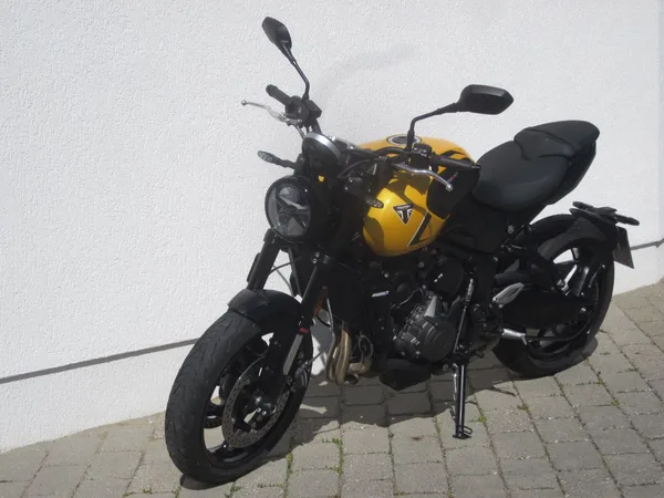 Triumph Trident 660