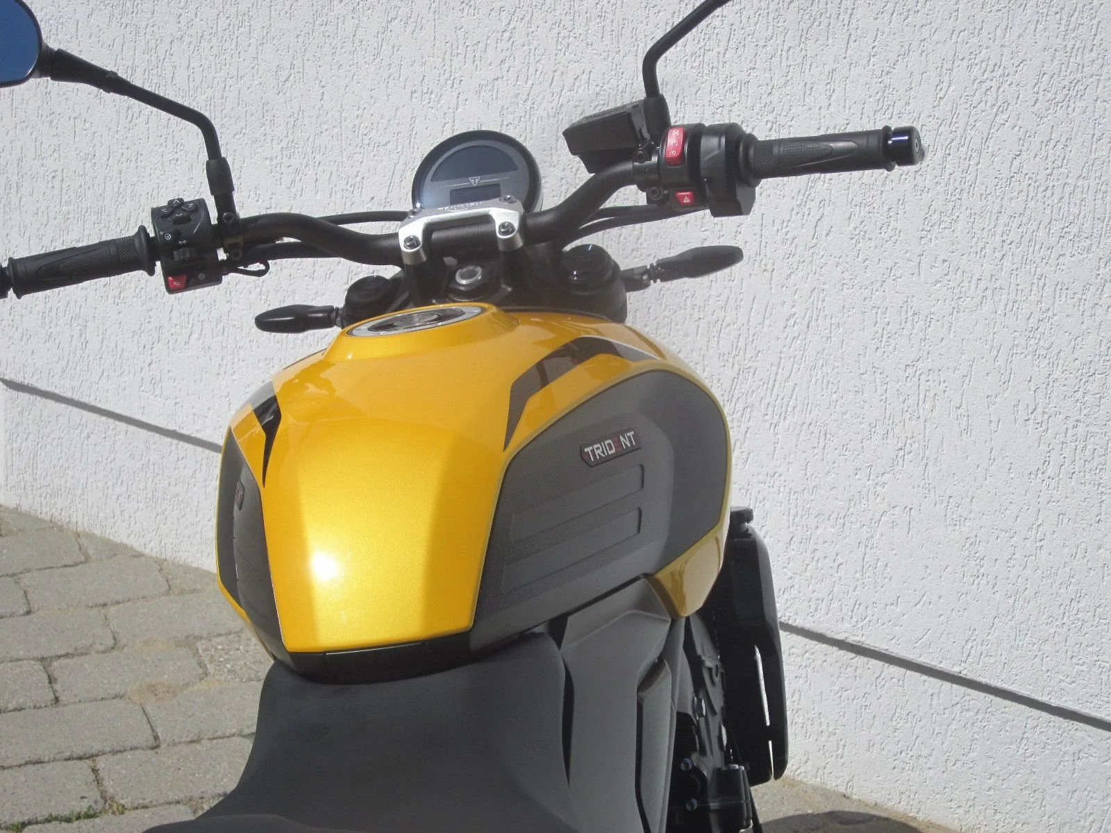 Triumph Trident 660