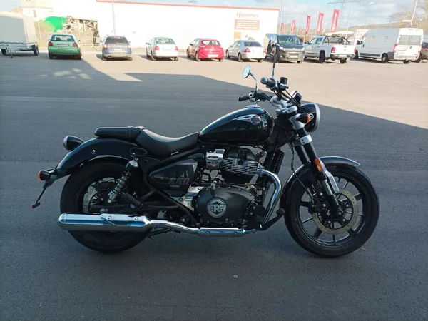 Royal Enfield Super Meteor 650