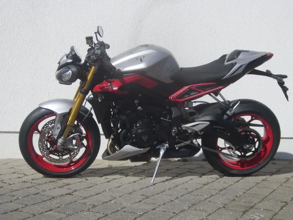 Triumph Street Triple 765 RX