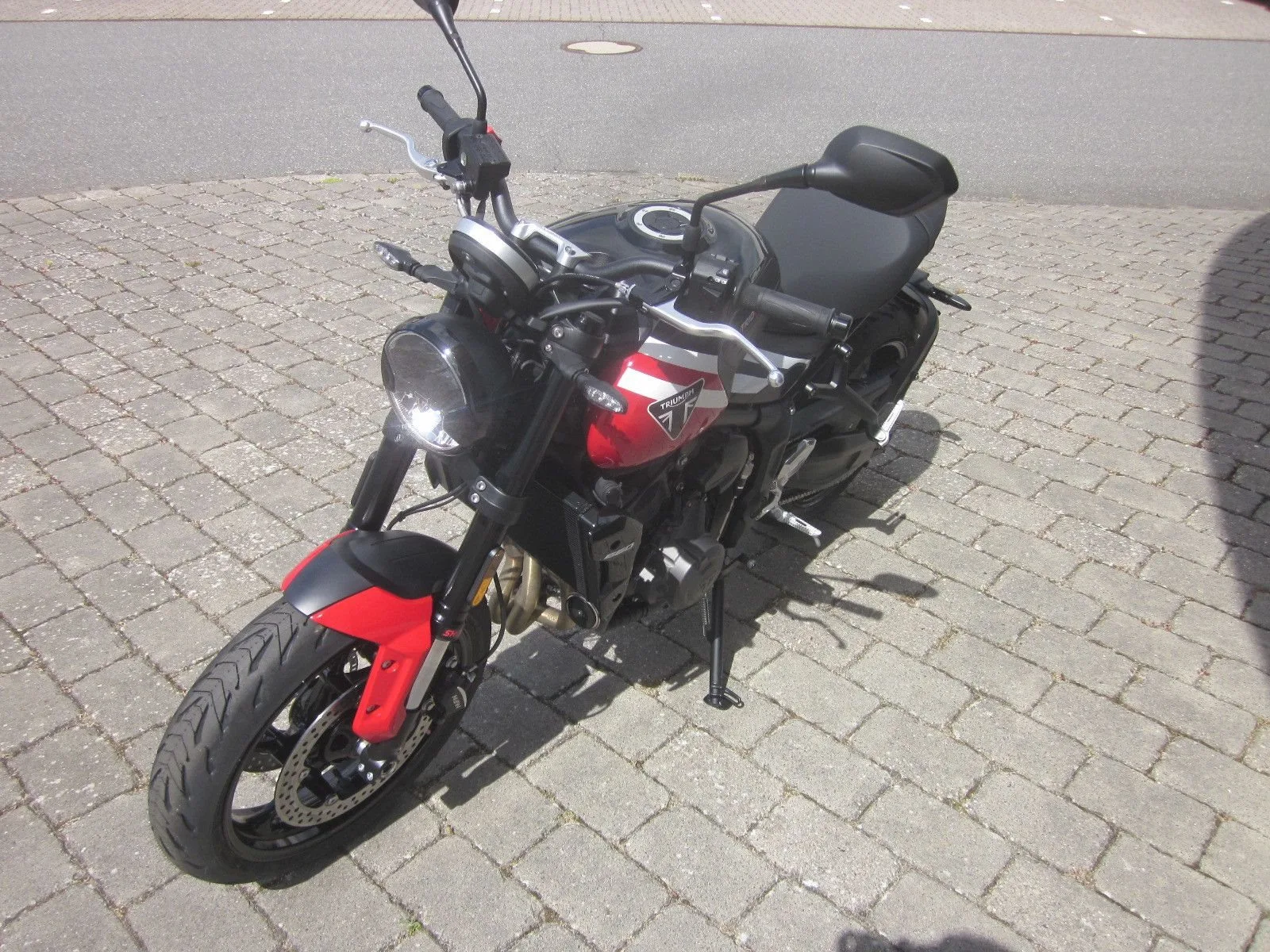 Triumph Trident 660