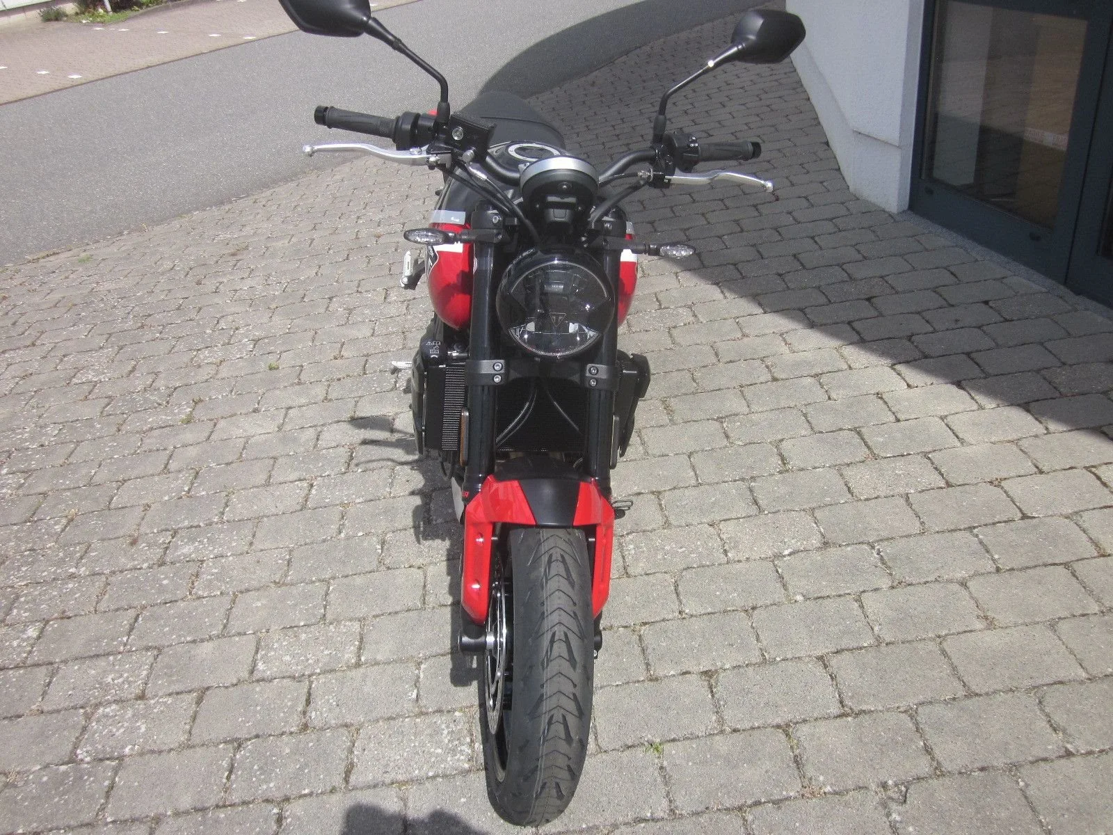 Triumph Trident 660