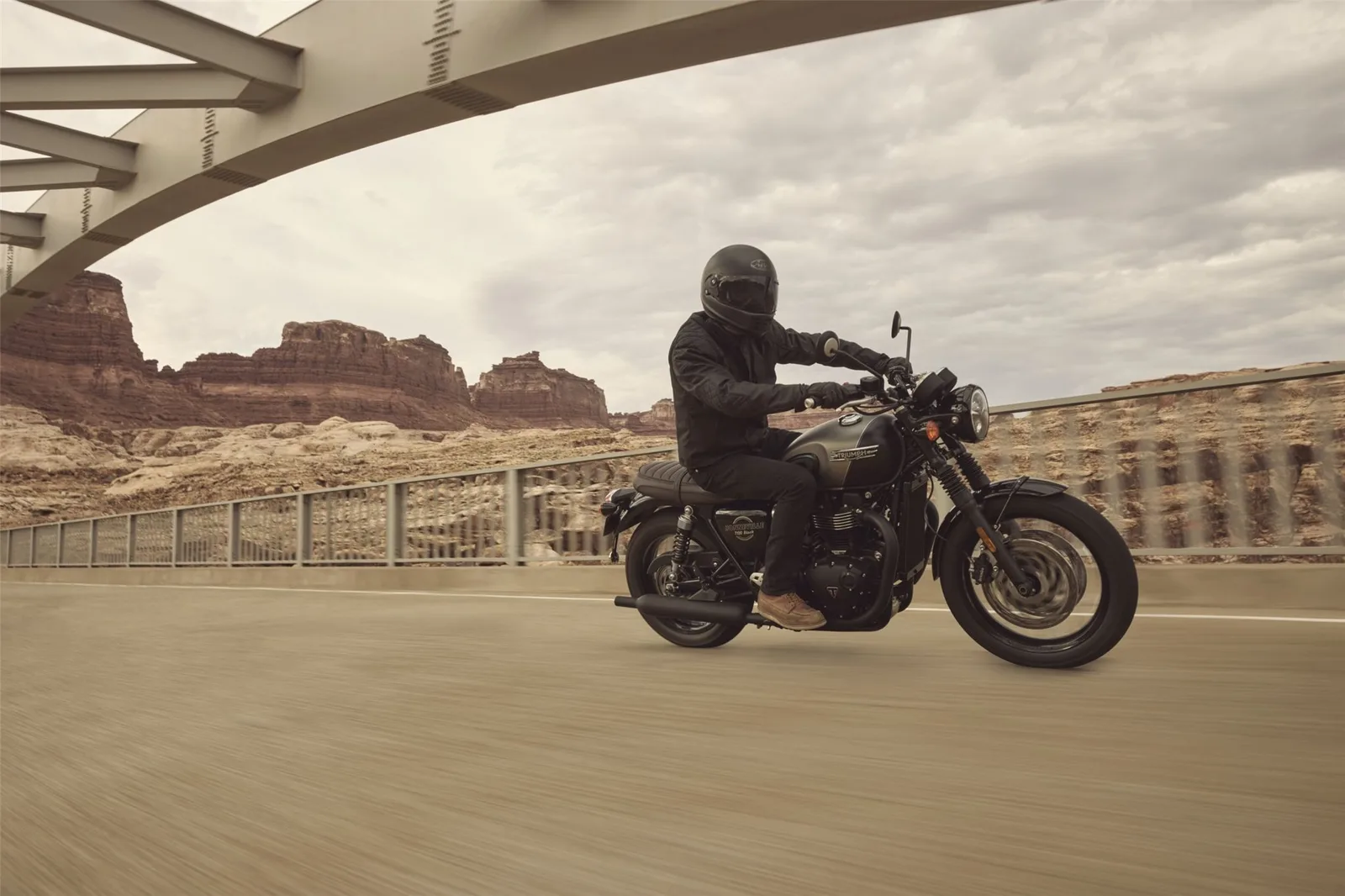 Triumph Bonneville T120 Black