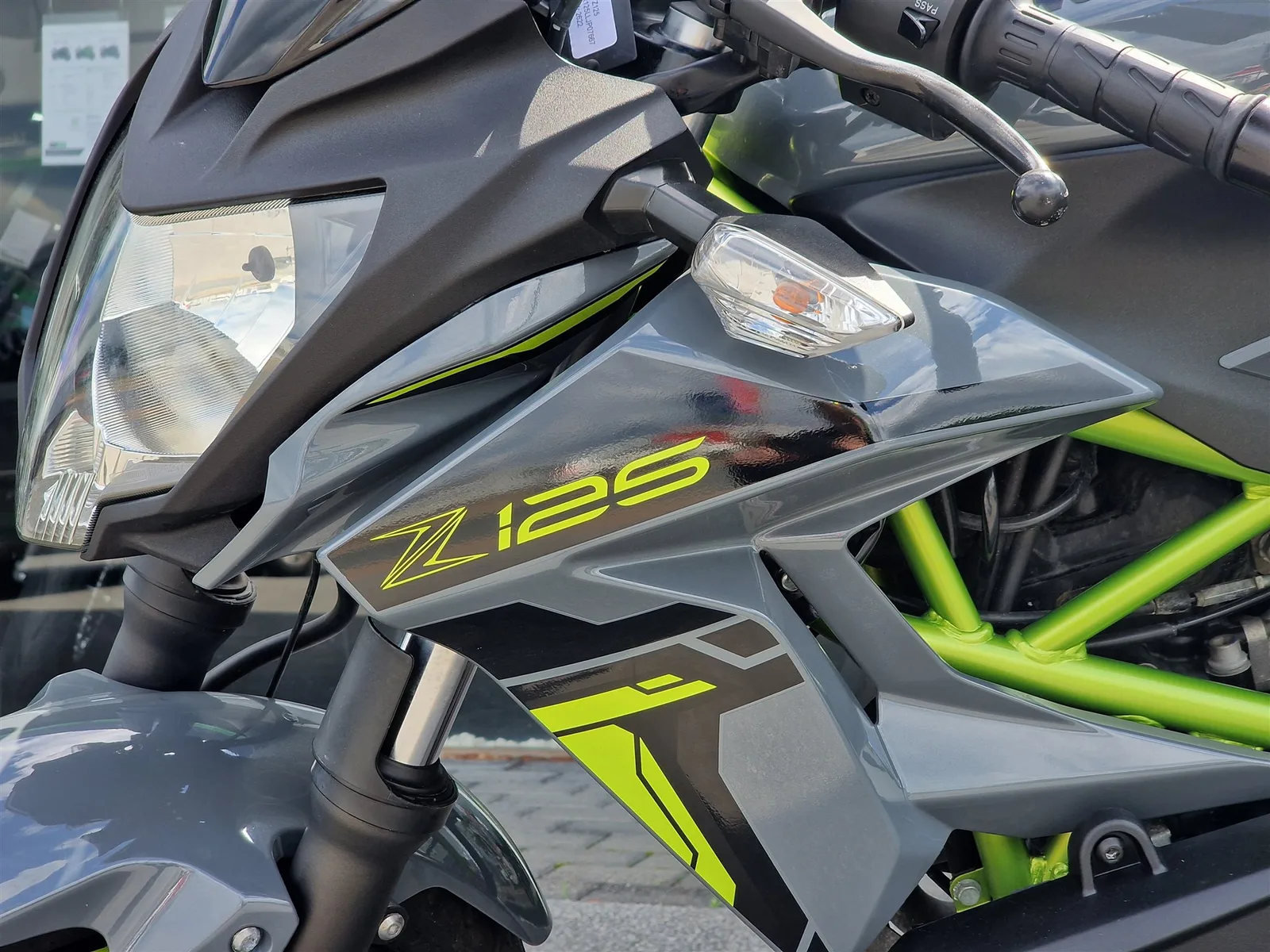 Kawasaki Z125