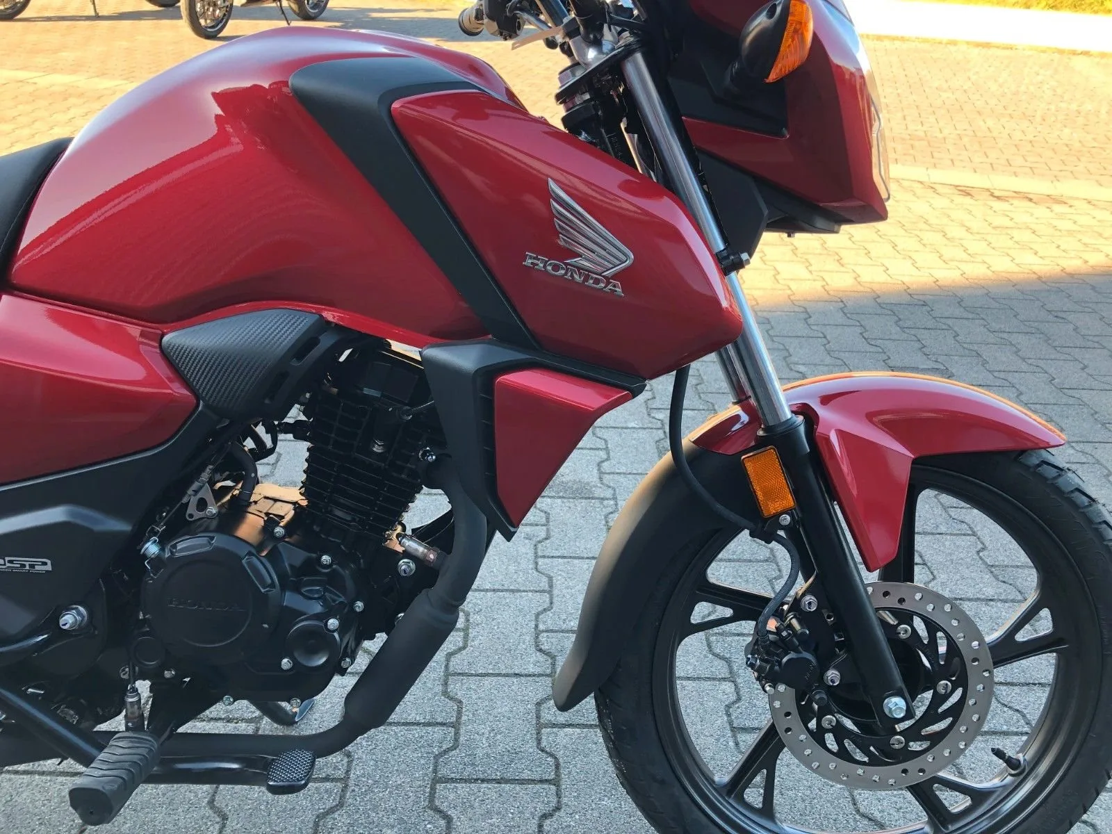 Honda CB125F