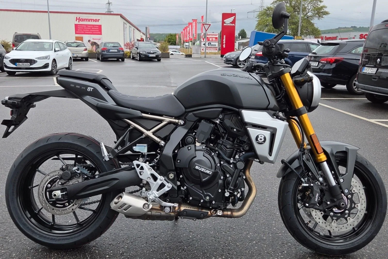 Suzuki GSX-8T