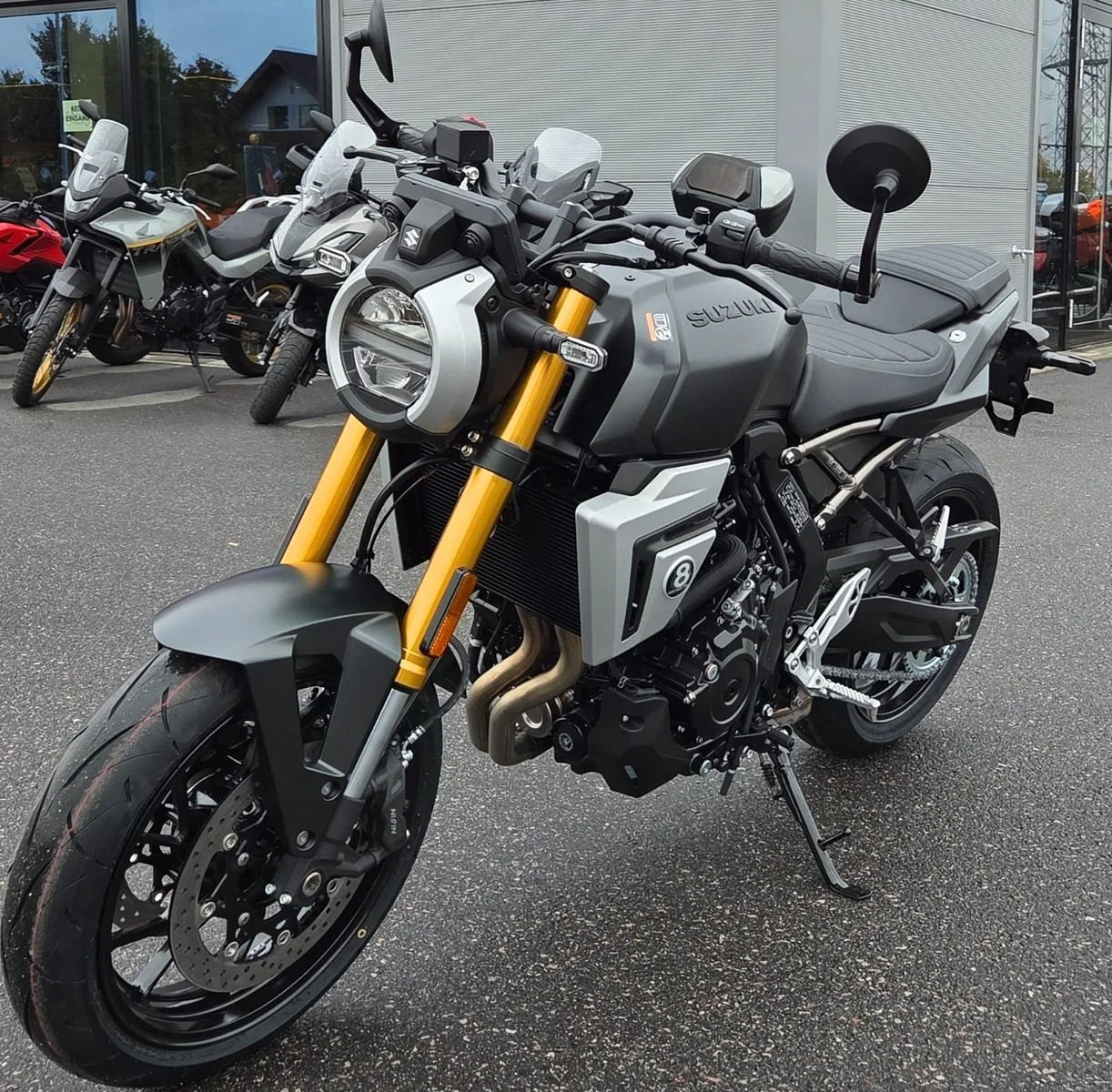 Suzuki GSX-8T