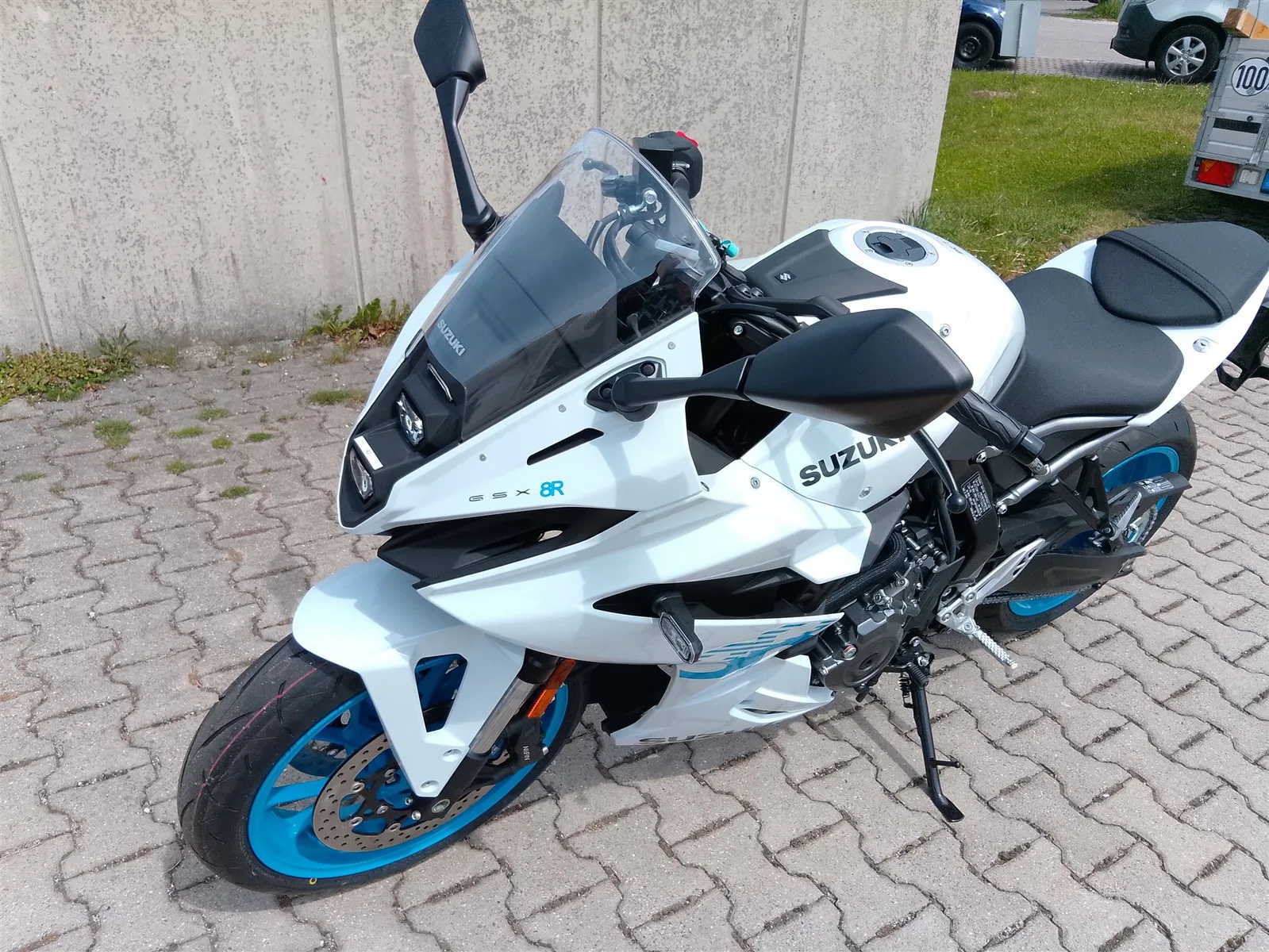 Suzuki GSX-8R ABS
