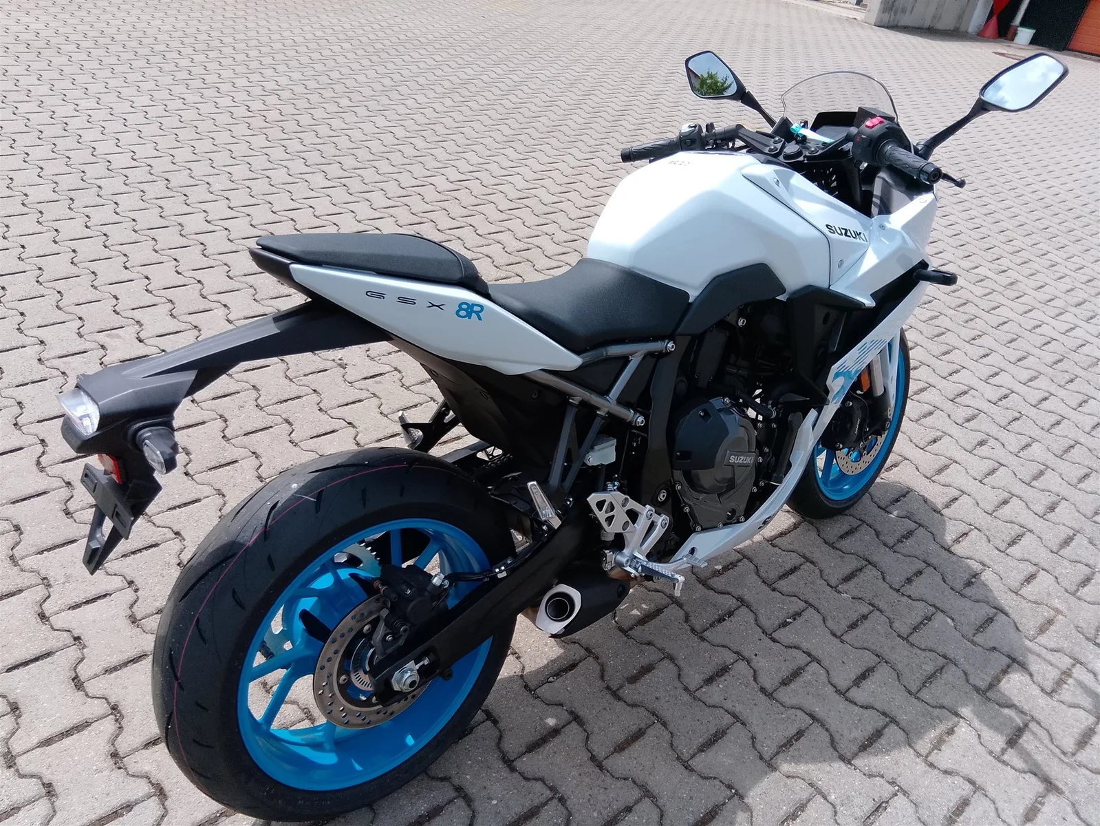 Suzuki GSX-8R ABS