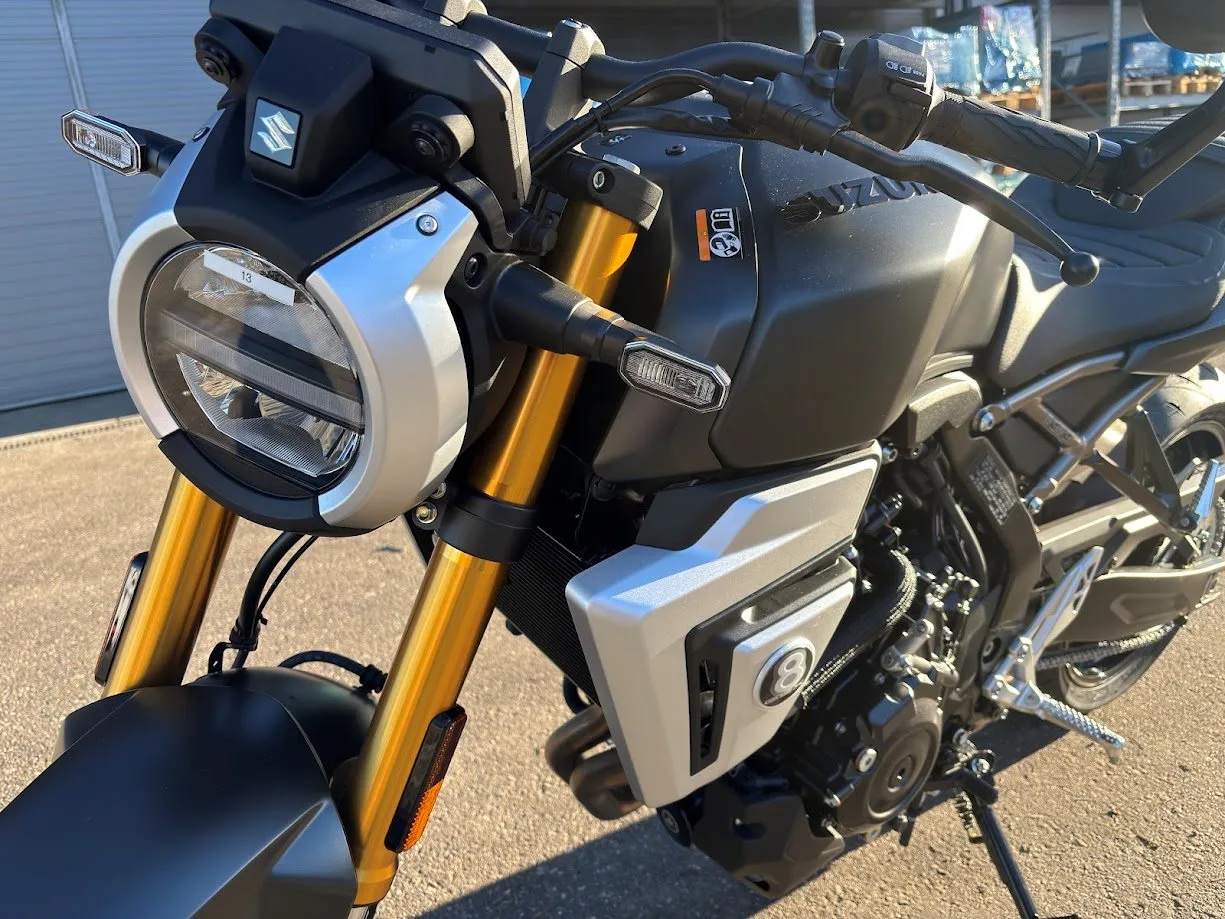 Suzuki GSX-8T Naked Classic