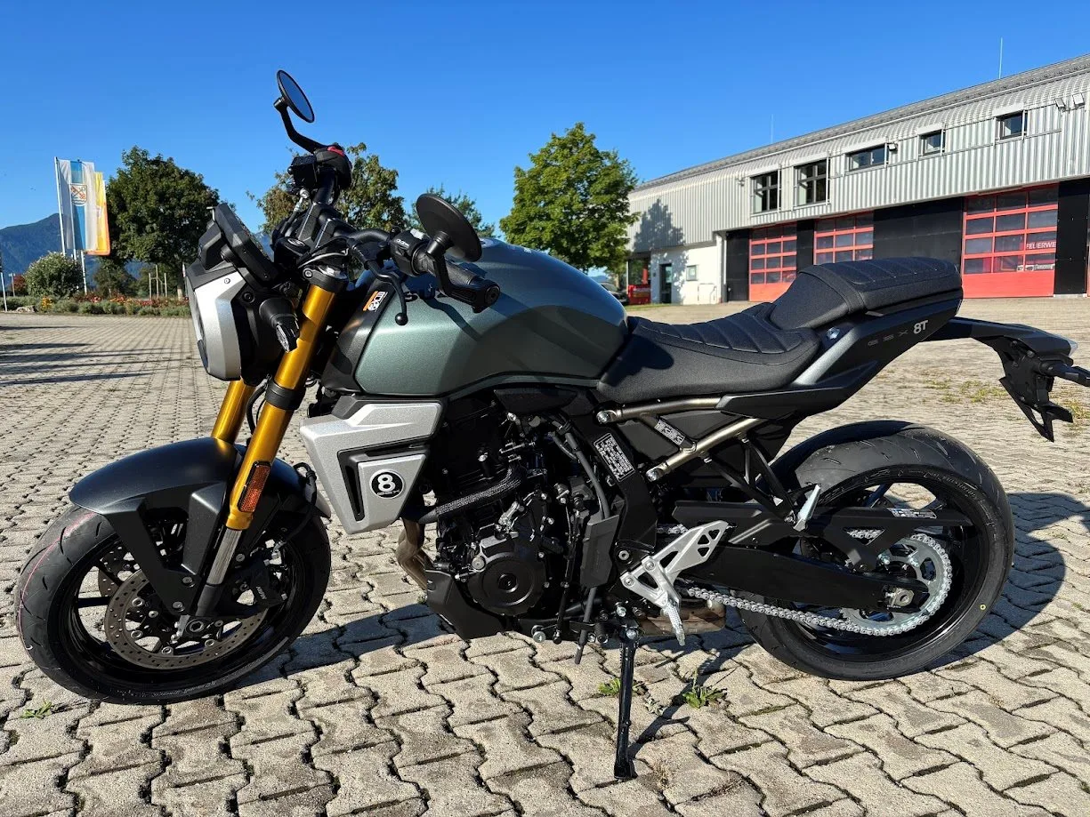 Suzuki GSX-8T Naked