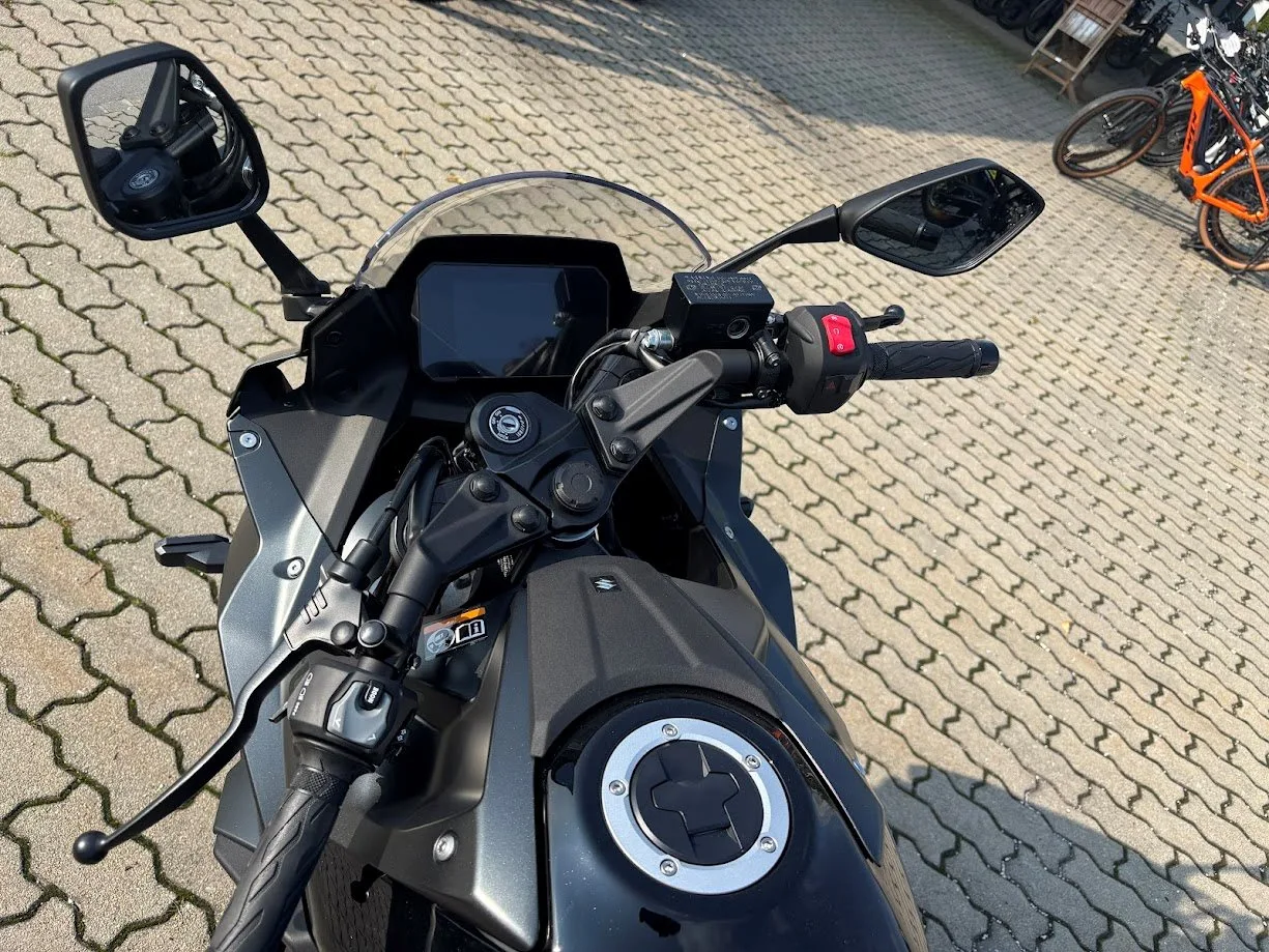 Suzuki GSX-8R ABS