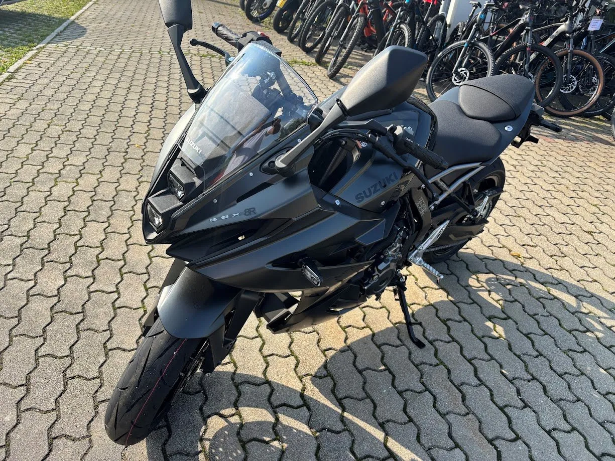 Suzuki GSX-8R ABS
