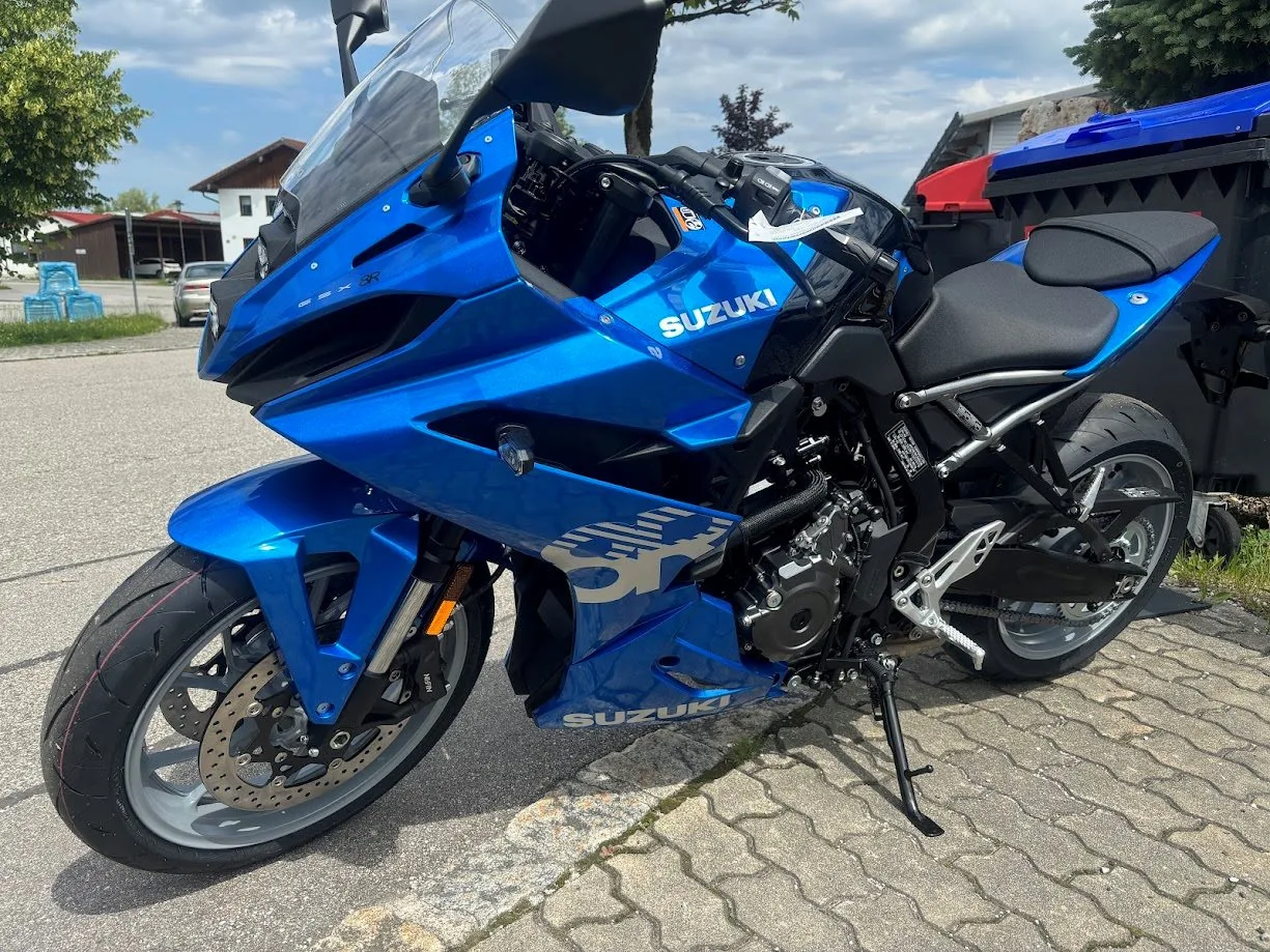 Suzuki GSX-8R