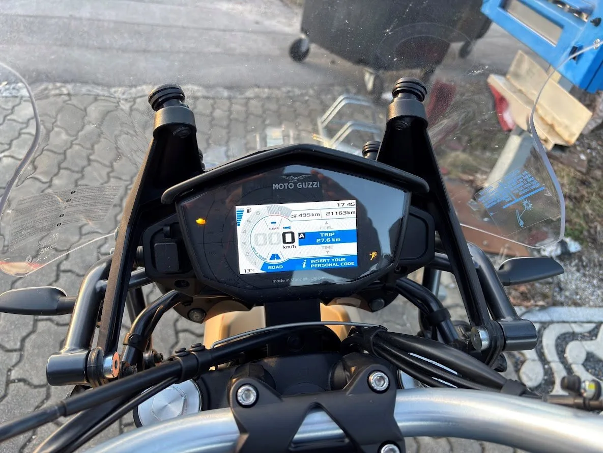 Moto Guzzi V85 TT Travel