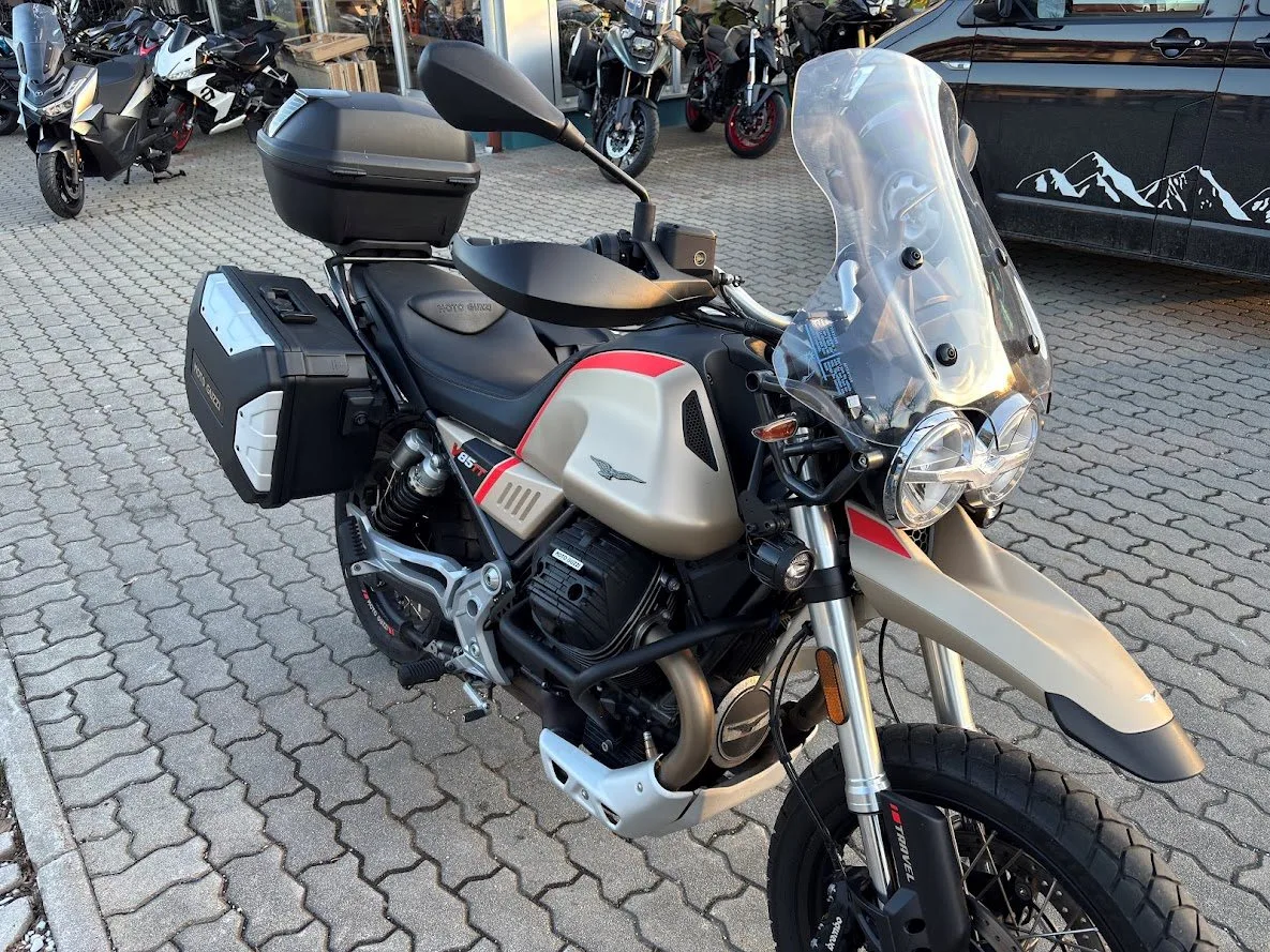 Moto Guzzi V85 TT Travel