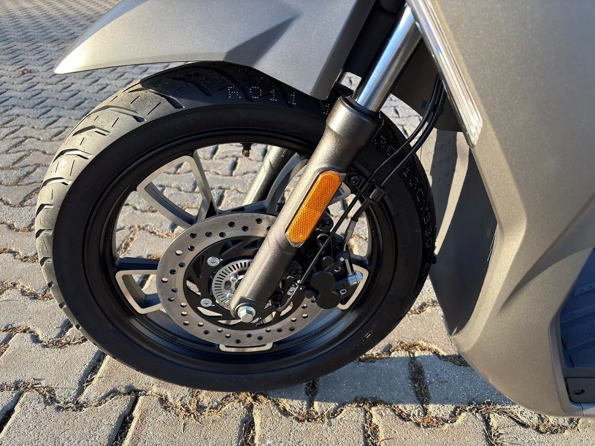Voge SR1 125 ABS TCS Großradroller Top Ausstattung