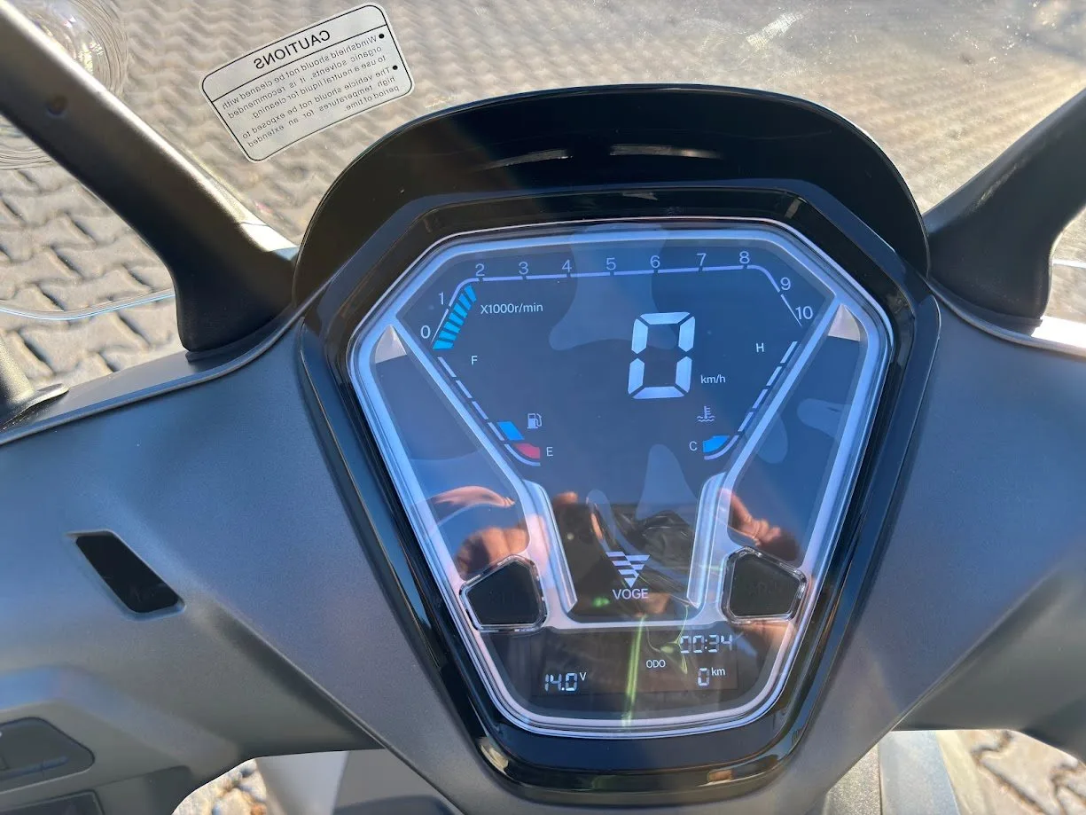Voge SR1 125 ABS TCS Großradroller Top Ausstattung