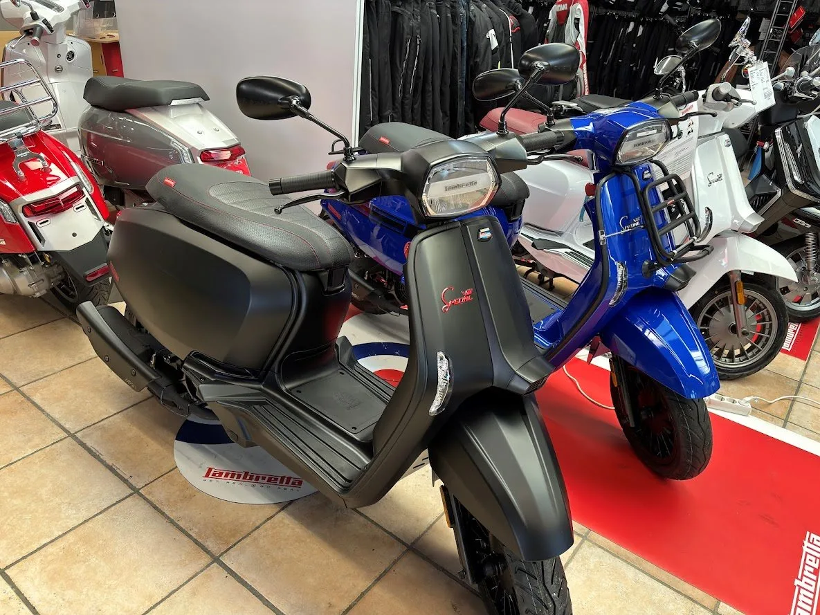 Lambretta V125 Special Mattschwarz