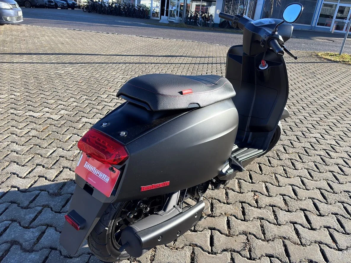 Lambretta V125 Special Mattschwarz