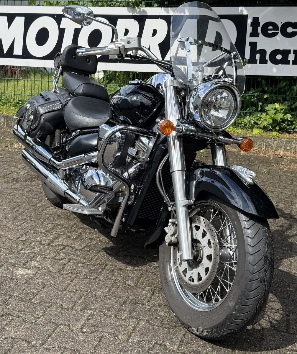 Suzuki Intruder C800