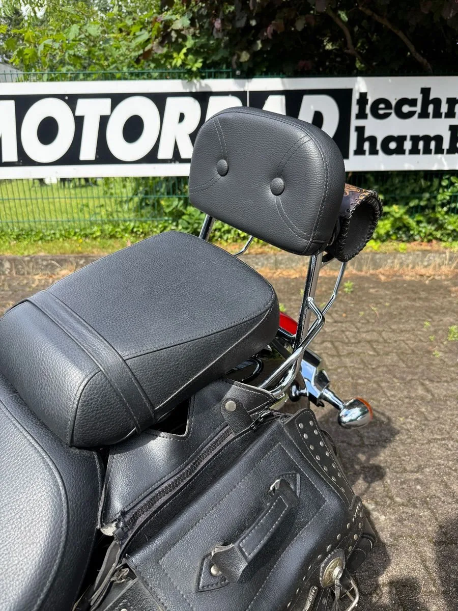Suzuki Intruder C800