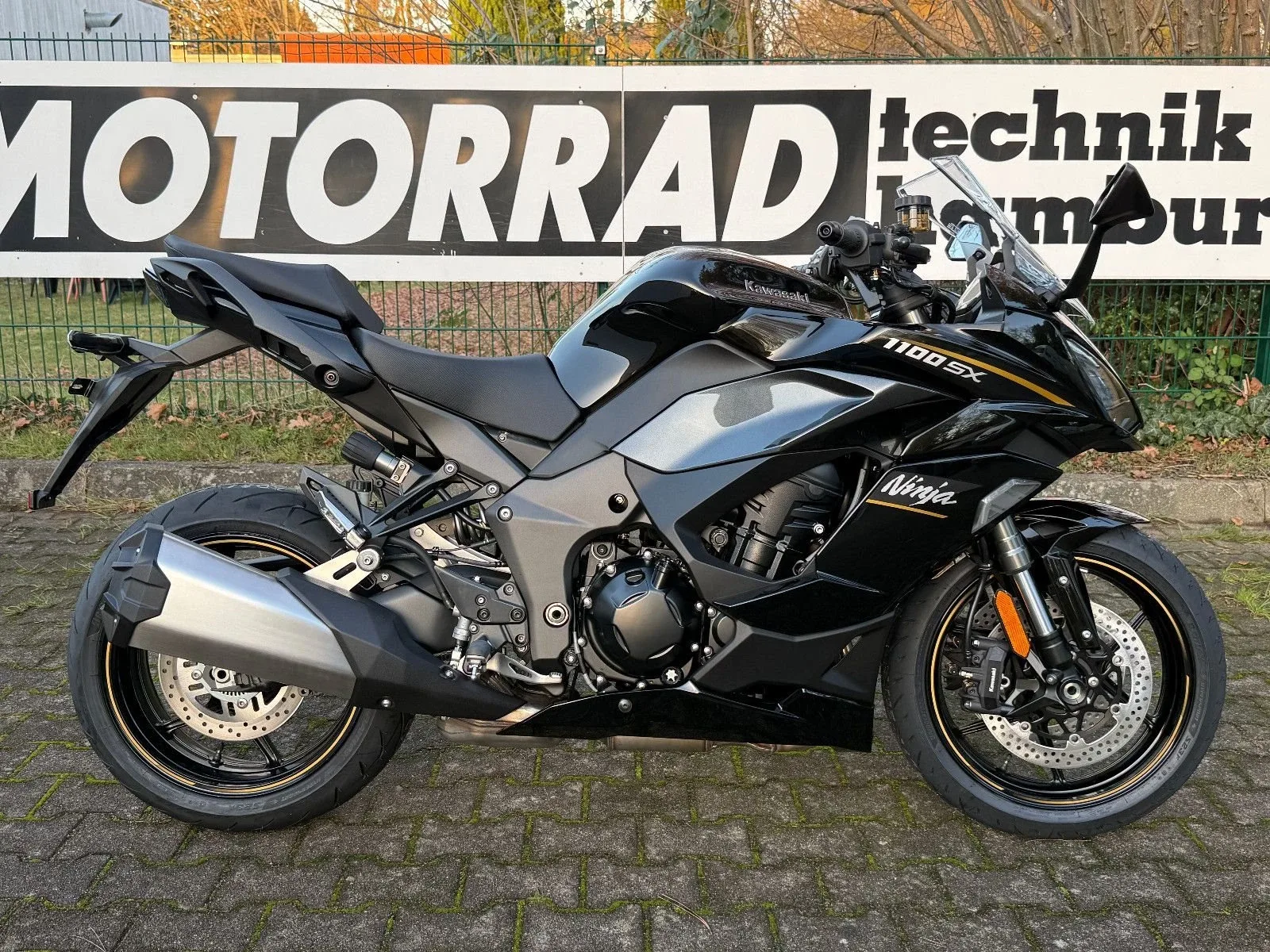 Kawasaki Ninja 1100SX