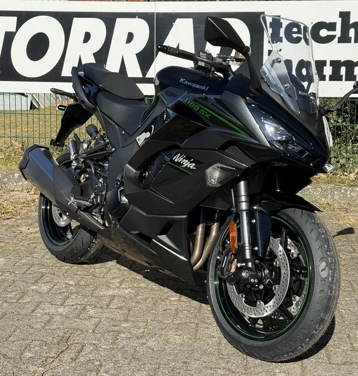 Kawasaki Ninja 1100SX