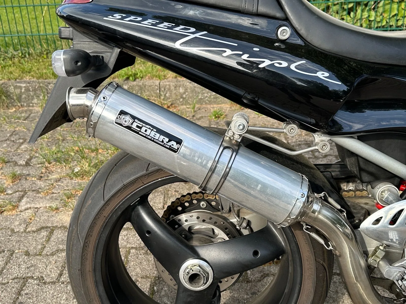 Triumph Speed Triple 1200 RS T509 mit COBRA Auspuff