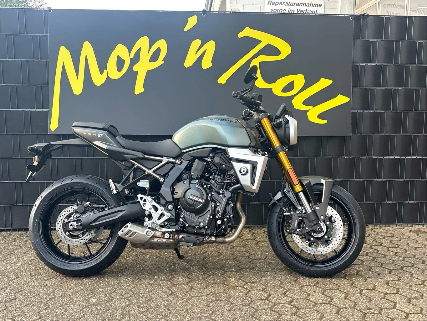 Suzuki GSX-8T