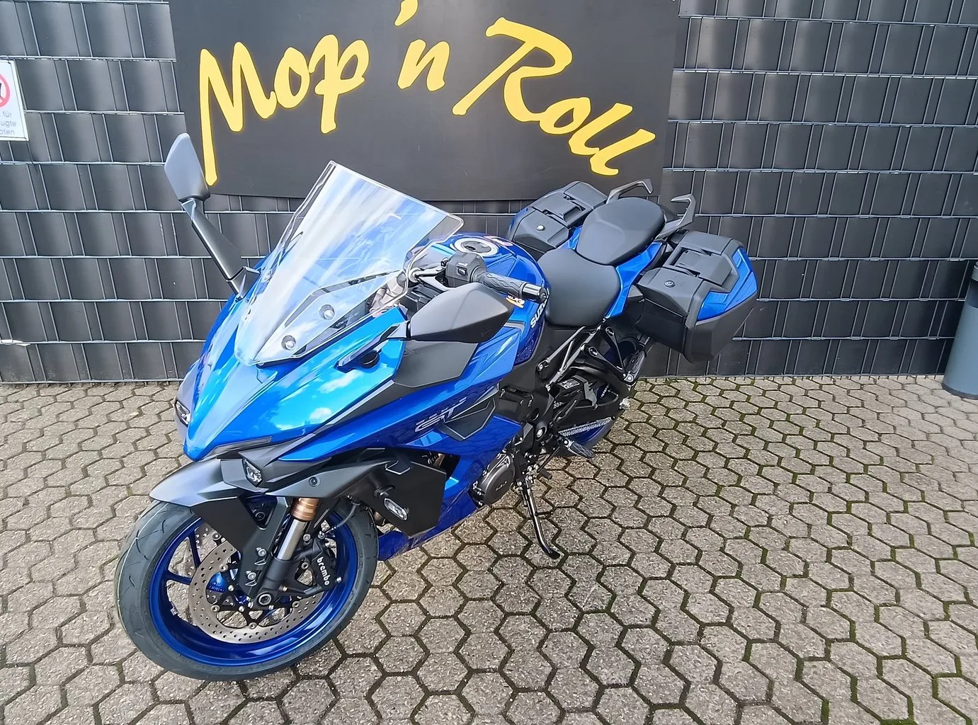 Suzuki GSX-S1000GT Travel Edition