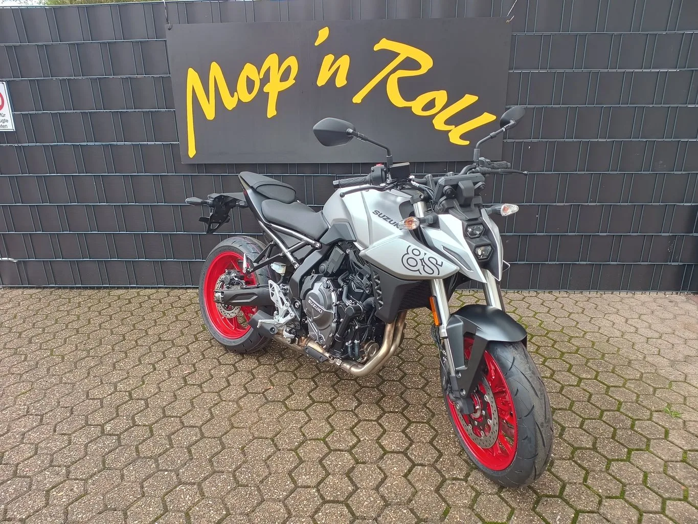 Suzuki GSX-8S