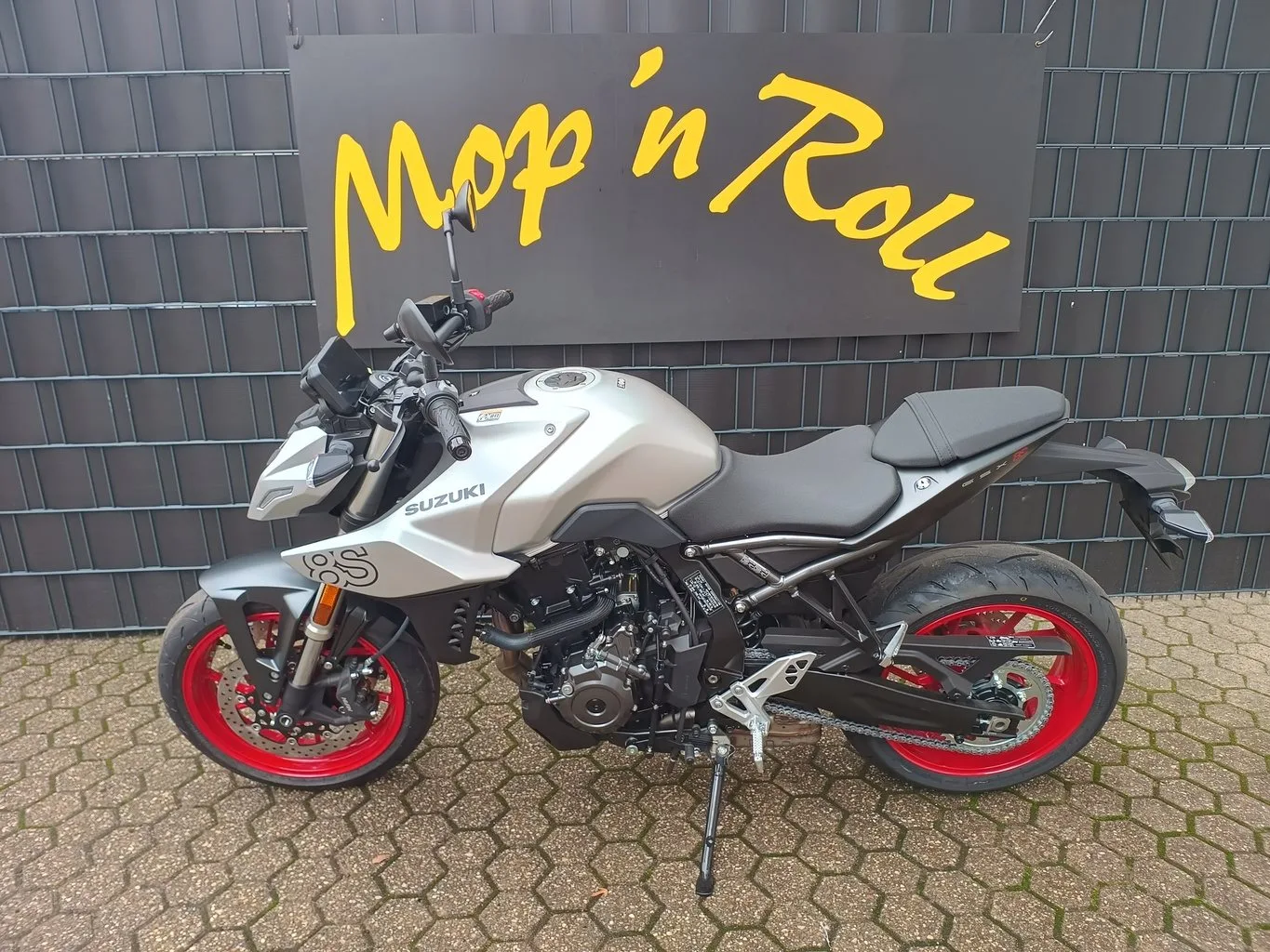 Suzuki GSX-8S