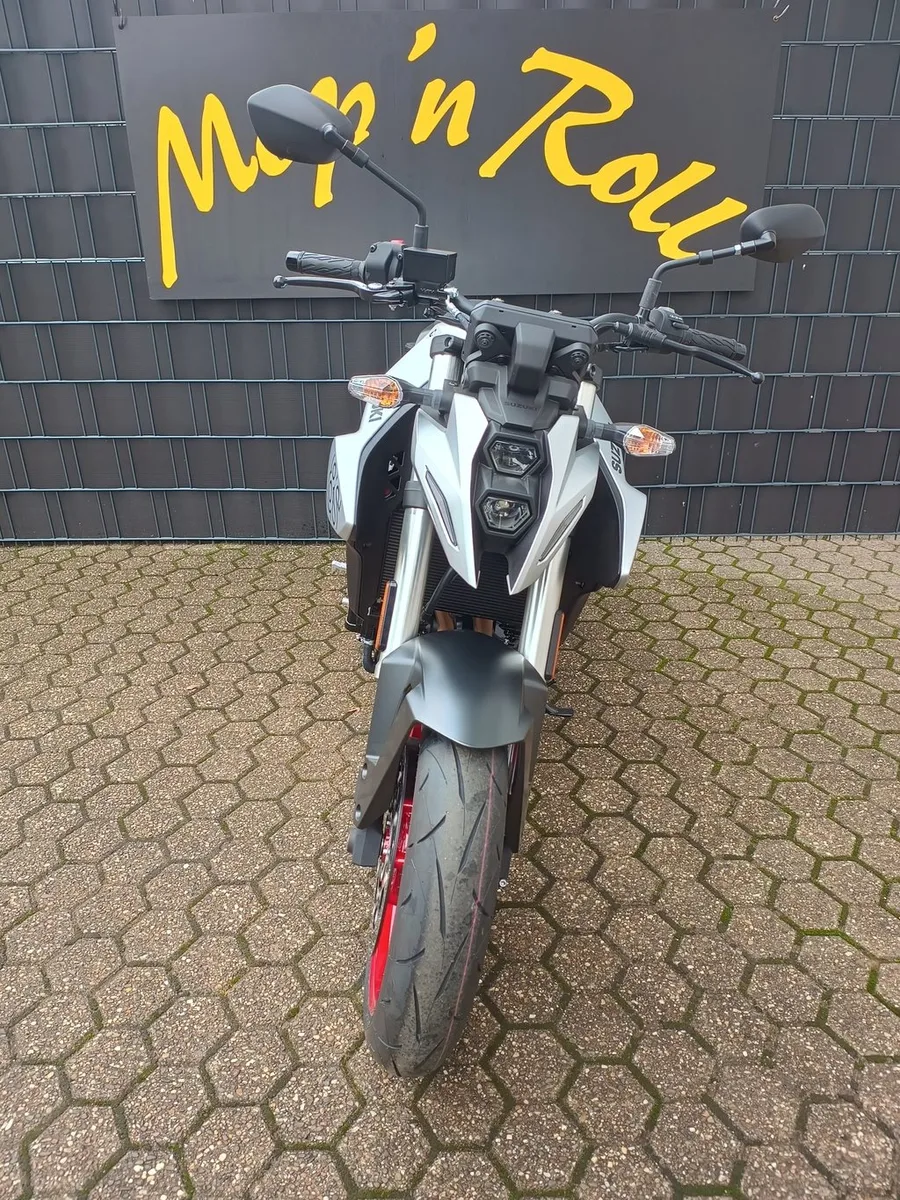 Suzuki GSX-8S