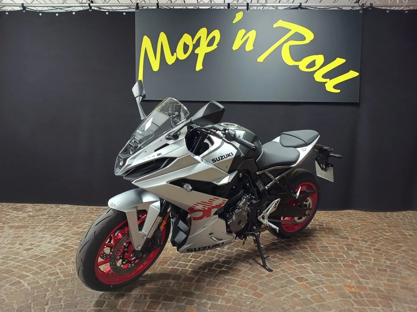 Suzuki GSX-8R