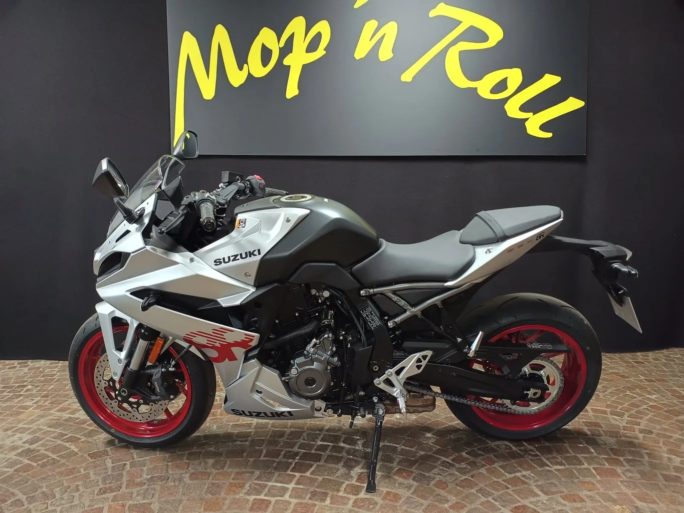 Suzuki GSX-8R