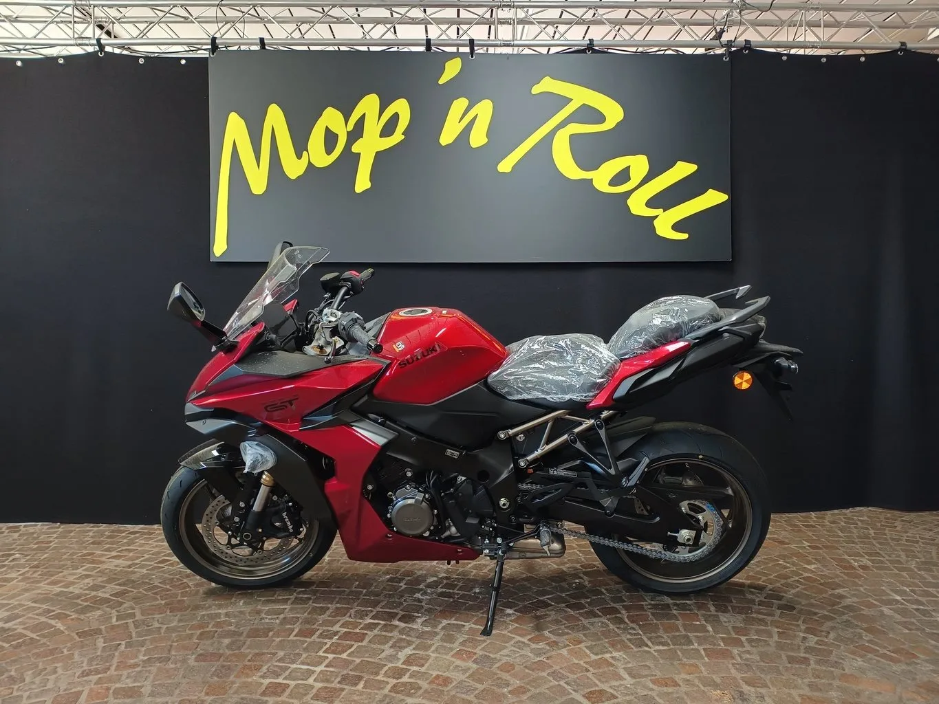 Suzuki GSX-S1000GT