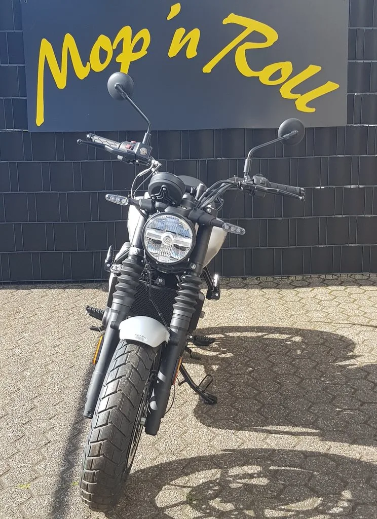 Royal Enfield Guerrilla 450