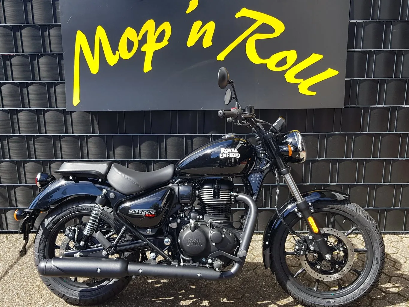 Royal Enfield Meteor 350 Fireball