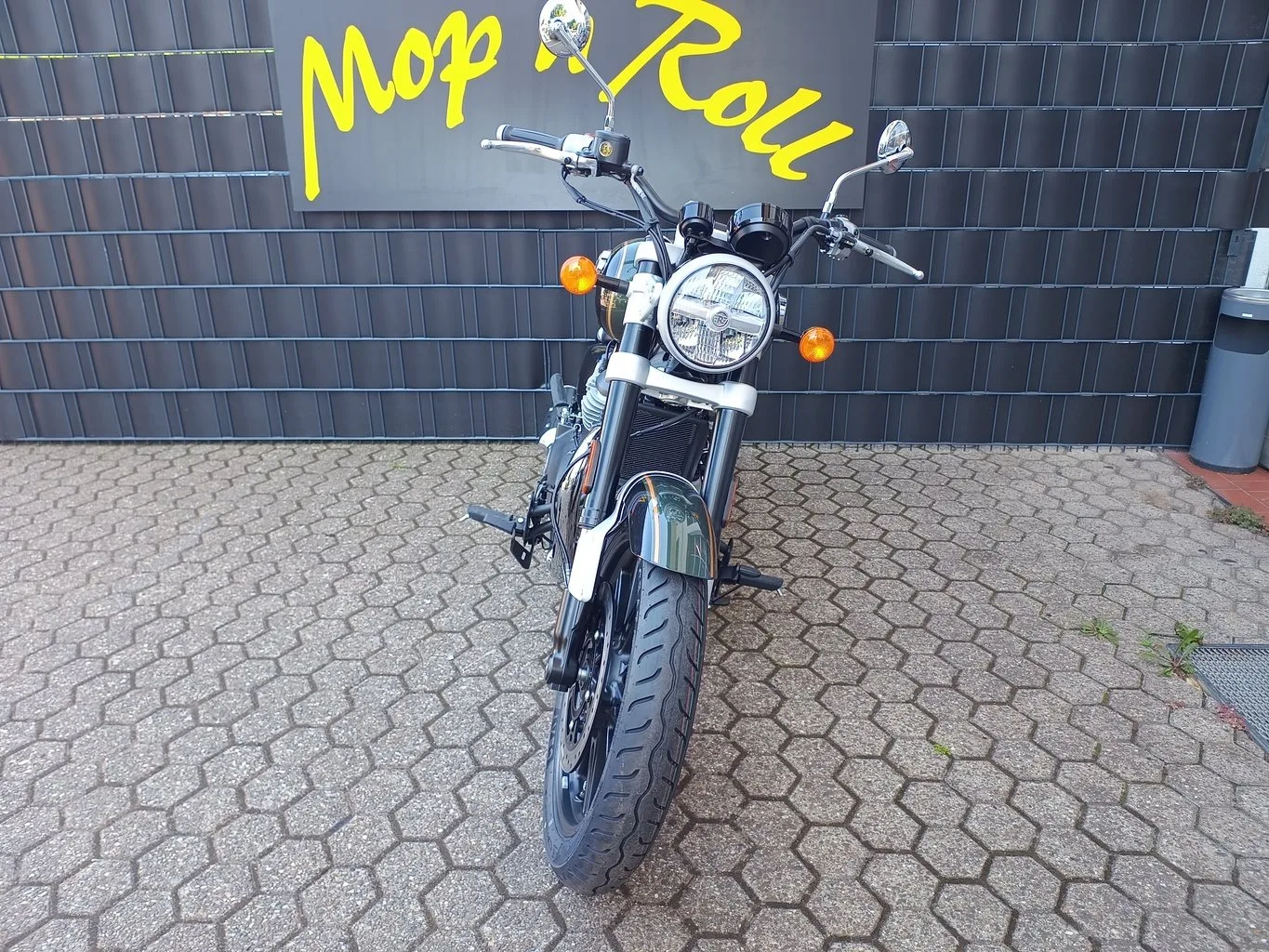 Royal Enfield Super Meteor 650