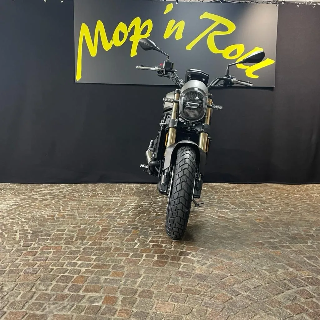 Benelli Leoncino 800