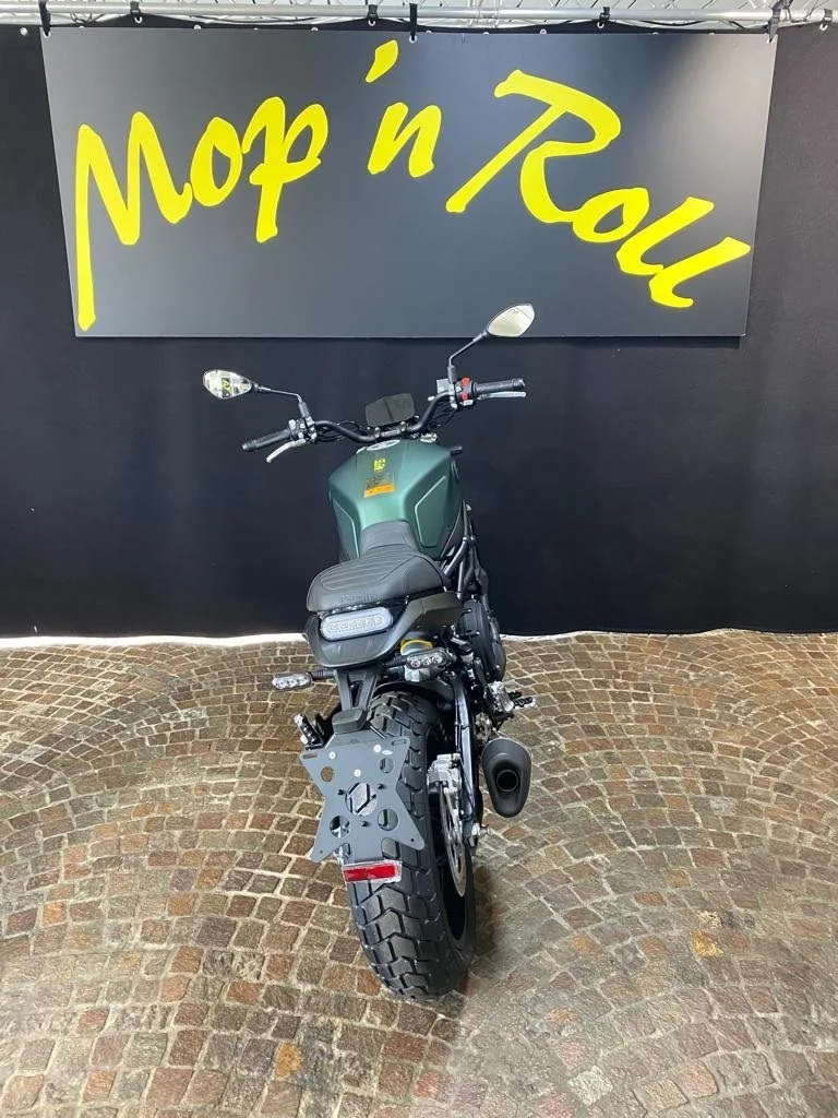 Benelli Leoncino 800 E5