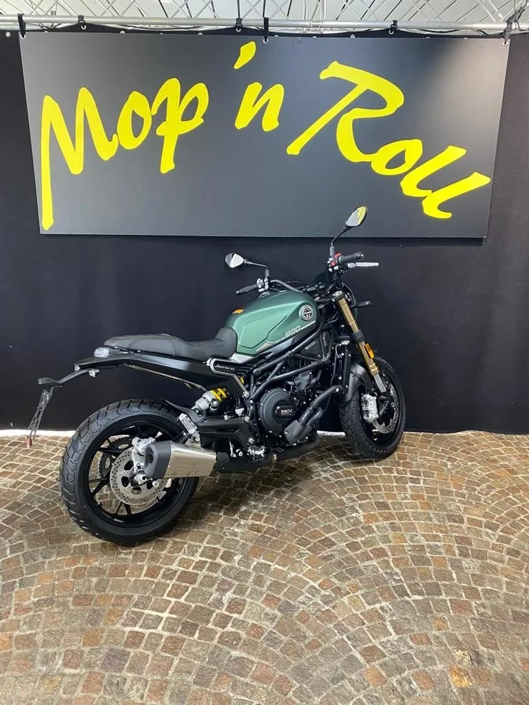 Benelli Leoncino 800 E5