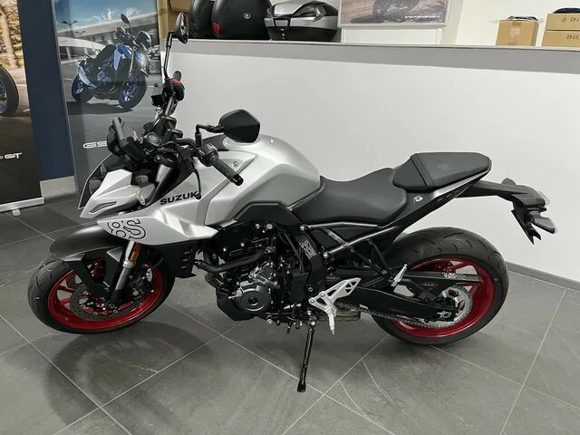 Suzuki GSX-8S