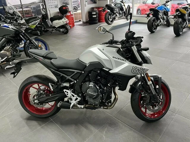Suzuki GSX-8S